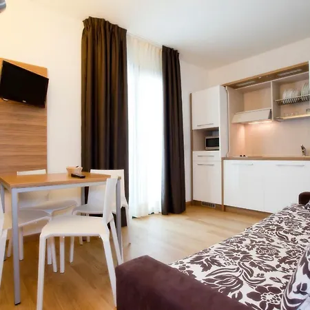 Отель Marco Polo 3 Stelle Superior 3*